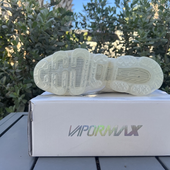 Women Nike air vapormax Flyknit sneakers shoes - Picture 4 of 10
